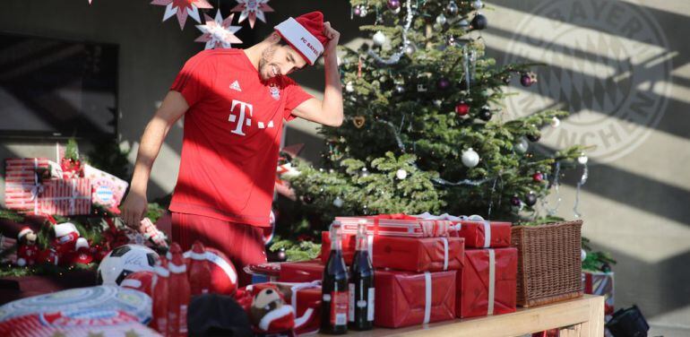 El español Javi Martínez, en la felicitación navideña del Bayern.