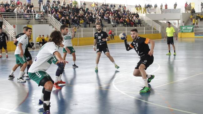 Los de Elda plantaron cara al líder