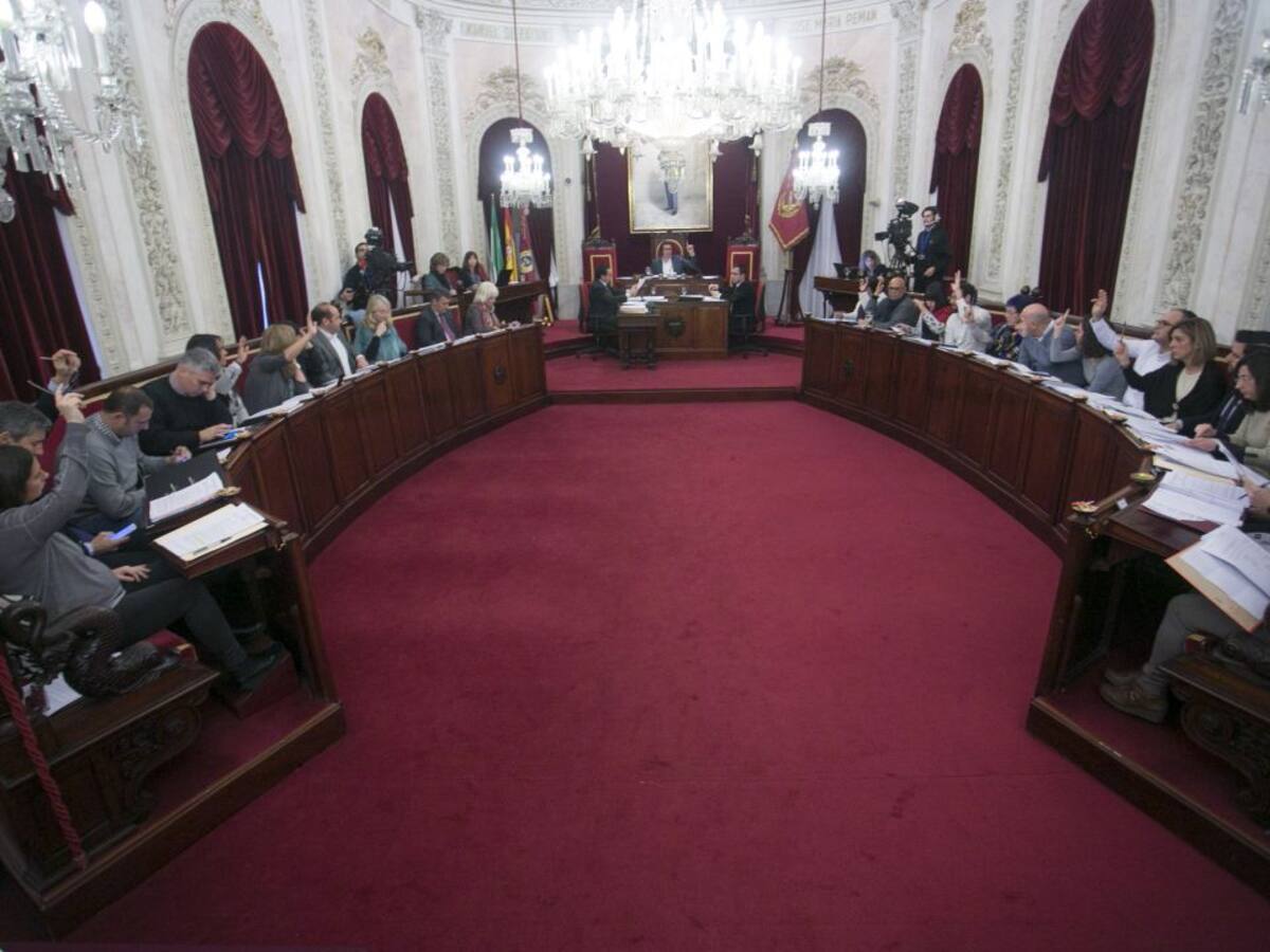 El pleno de Cádiz aprueba el I Plan Integral Municipal contra la Violencia de Género