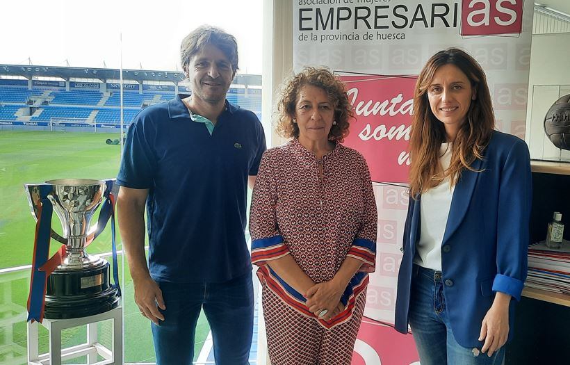José Luis Ortas, Carmen Fernández y Azucena Garanto han firmado el acuerdo