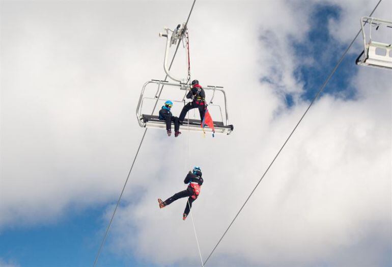 Imagen del simulacro de rescate llevado a cabo en Sierra Nevada.