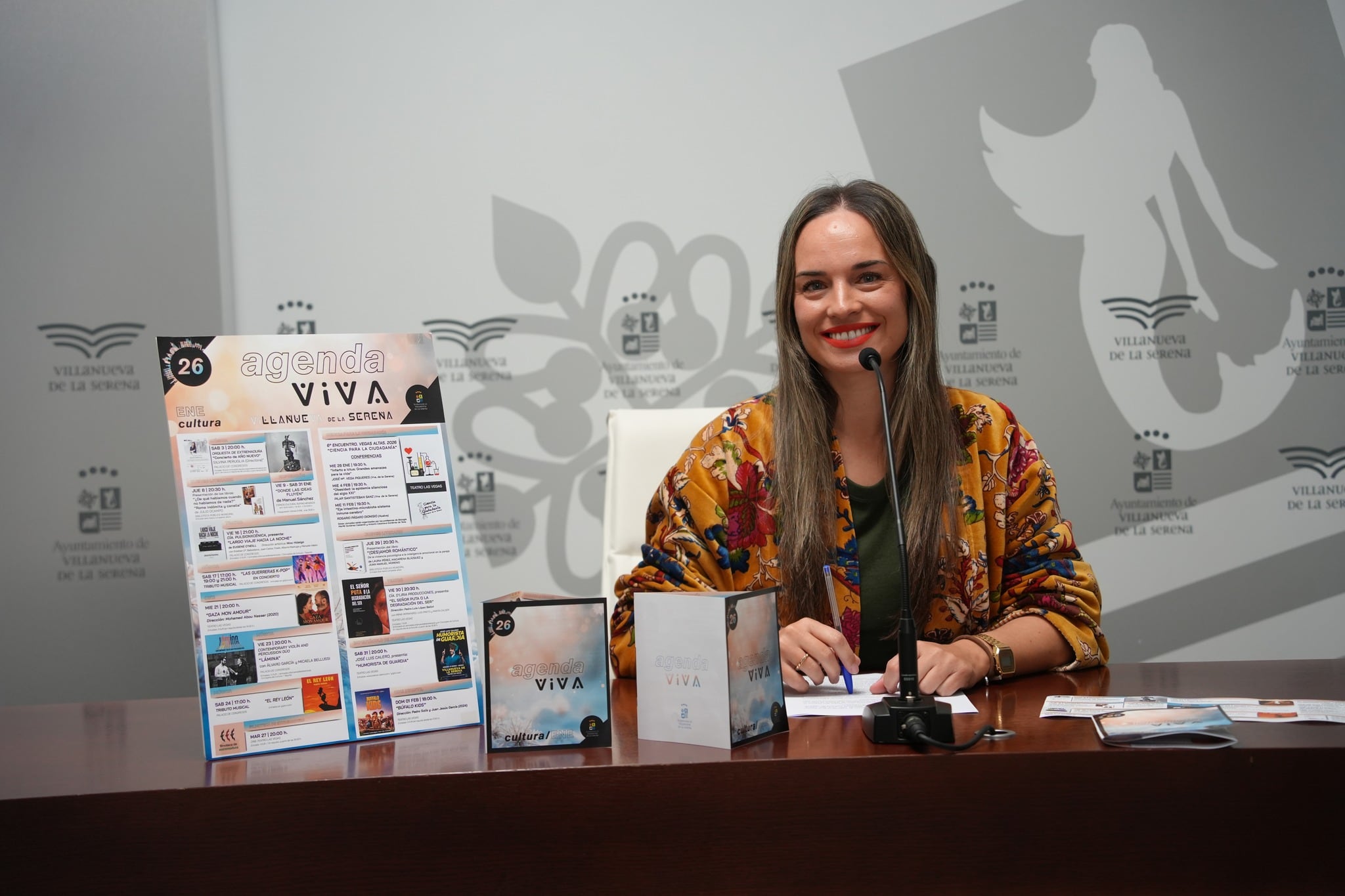 La concejala de Cultura, Ana Mansanet, da a conocer la programación cultural de enero