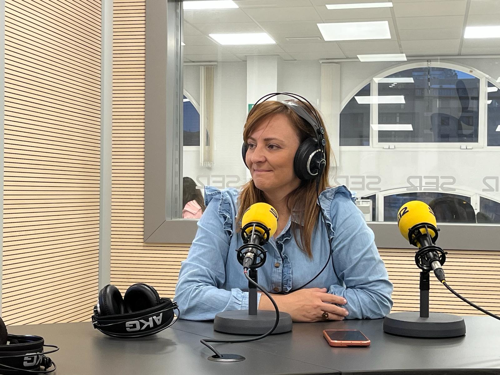 La consejera de Presidencia del Gobierno de Canarias, Nieves Lady Barreto, en una entrevista en Radio Club Tenerife.