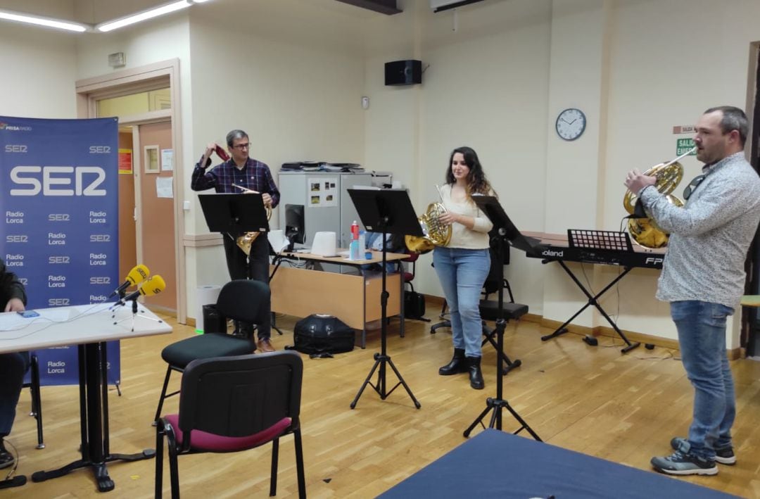 Actuación en el Conservatorio de Música de Lorca con Juan José Miñarro, profesor de trompa; Lidia Mayor de Haro, alumna de sexto curso y Marcos Soler Ruiz, director del conservatorio y profesor de trompa.