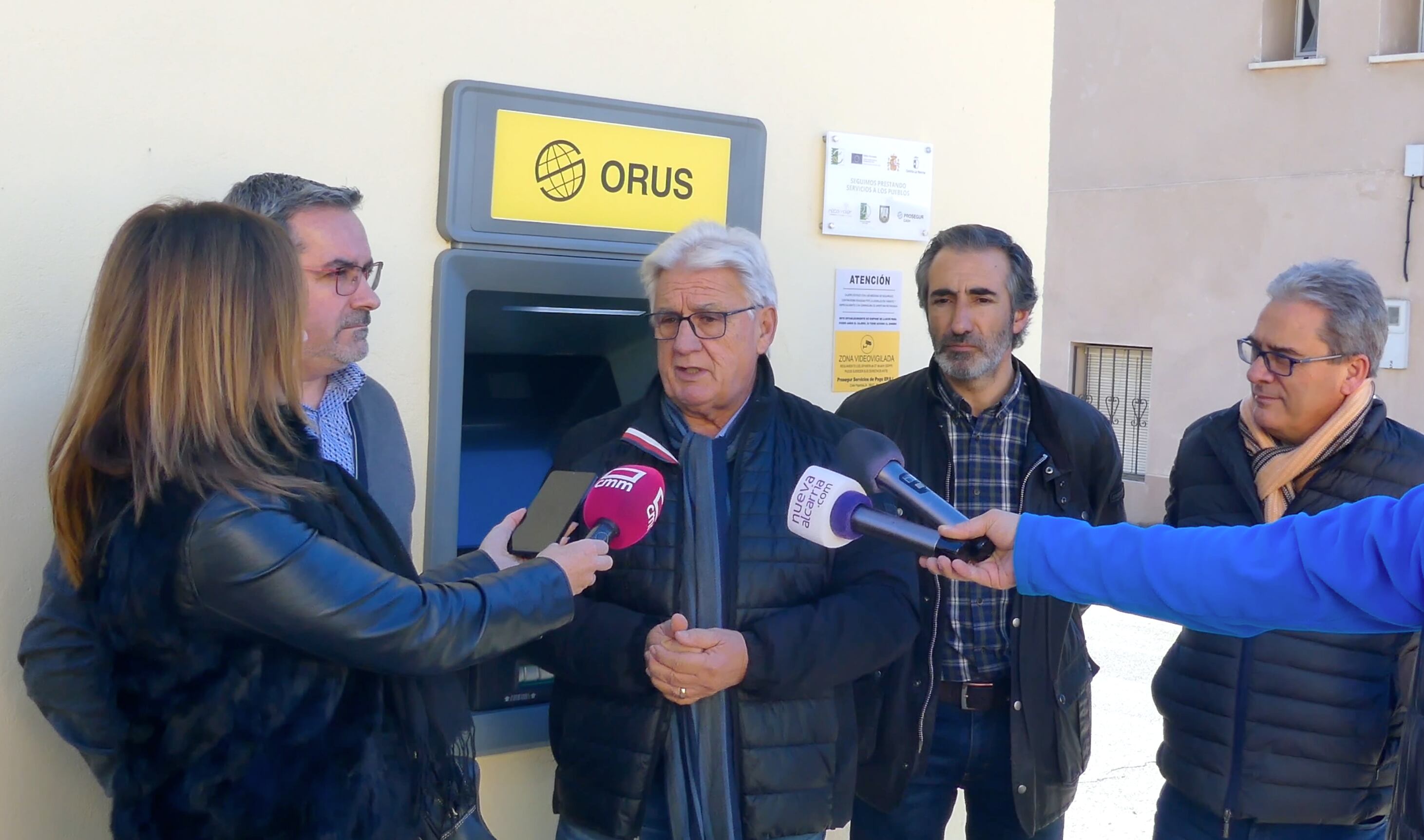 Jesús Ortega en la inauguración de uno de los cajeros instalados