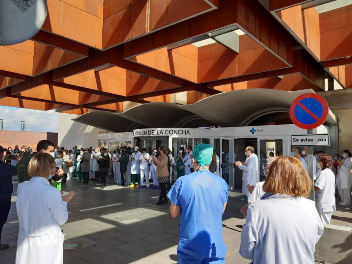 Homenaje a los sanitarios fallecidos en la pandemia