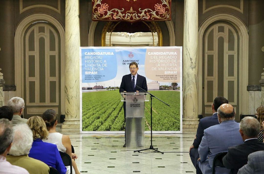 XImo Puig en un acto en el ayuntamiento