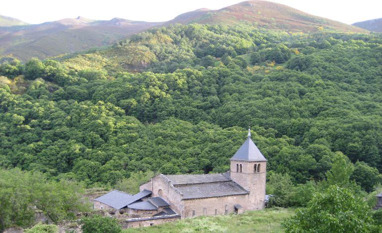 Monasterio de San Pedro de los Montes en el Valle del Silencio (El Bierzo).