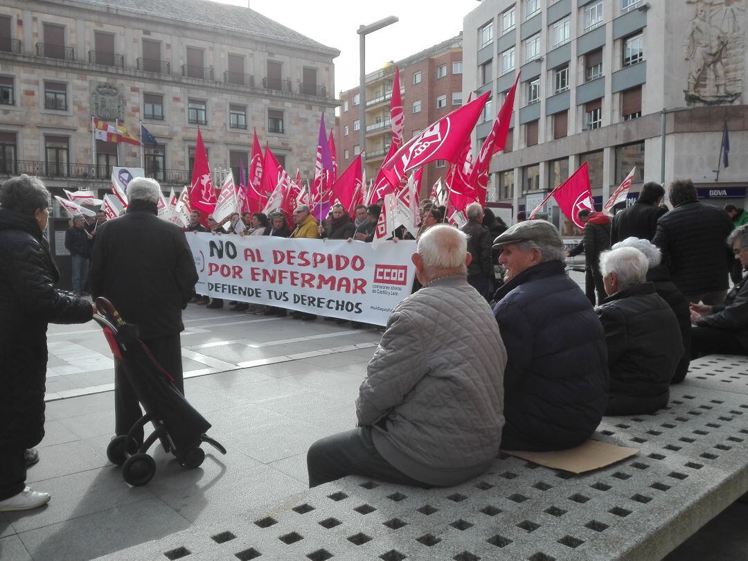 Concentración sindical en la Plaza de la Constitución de la capital