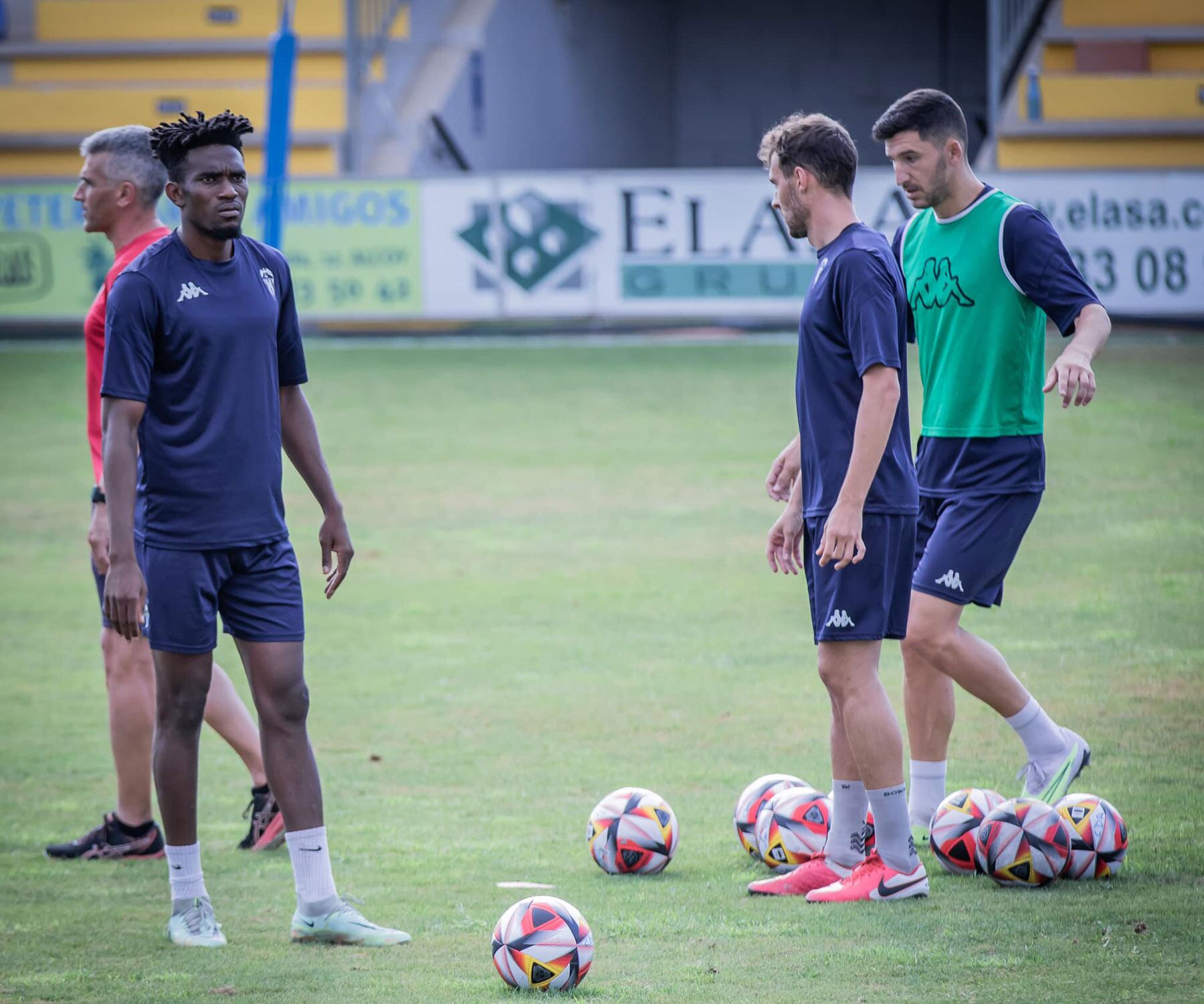 Un instante de los entrenamientos de esta semana en el Collao