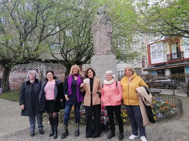 Carmen Calvo, ante el monumento a Concepción Arenal en Ferrol