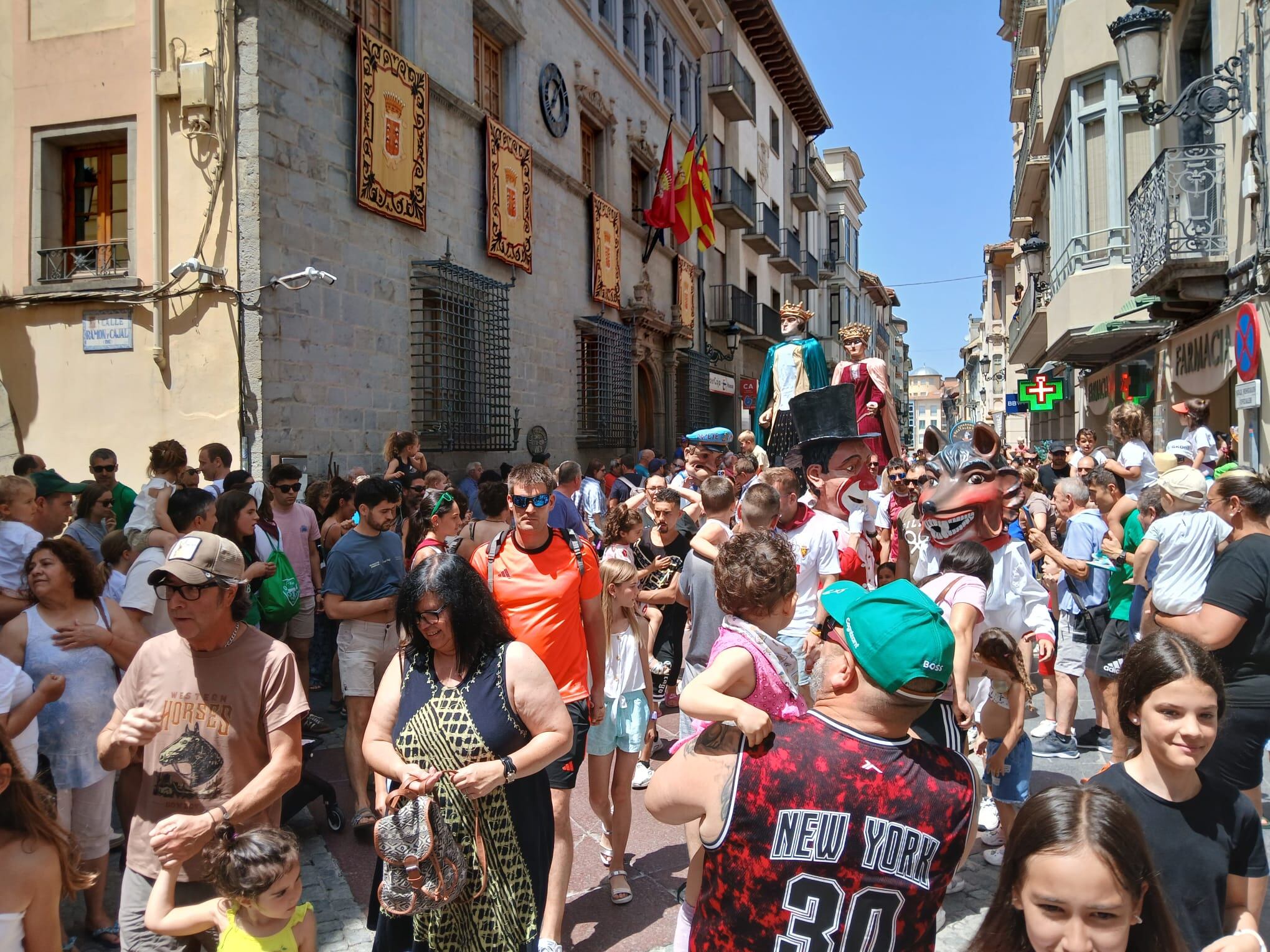 Comparsa de Gigantes y Cabezudos de Jaca este martes 24 de junio