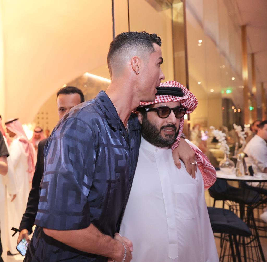 Turki con Cristiano en Arabia.