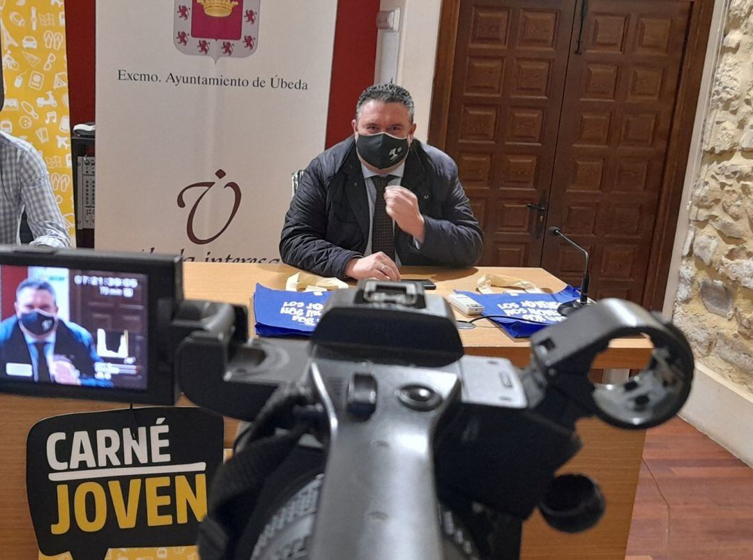 El presidente de Alciser, Bartolomé González, durante una rueda de prensa