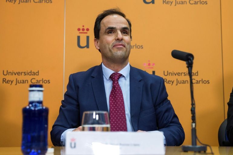 El rector del Universidad Rey Juan Carlos (URJC), Javier Ramos, durante la rueda de prensa ofrecida el pasado miércoles en la universidad Rey Juan Carlos de Móstoles, 