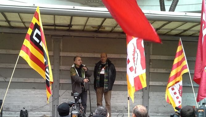 Els líders d'UGT i CCOO, Josep Maria Álvarez i Joan Carles Gallego, a la concentració de delegats en protesta pel bloqueig dels convenis col.lectius