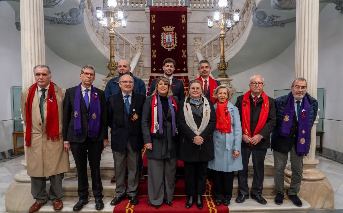 La lluvia no frena a los procesionistas, que anuncian en La Llamada que sacarán sus desfiles a la calle en Semana Santa