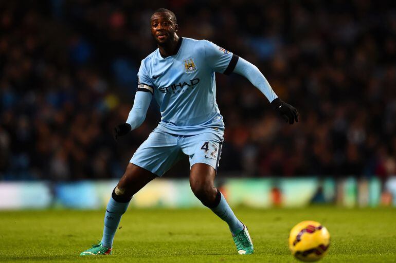 MANCHESTER, ENGLAND - DECEMBER 06:  Yaya Toure of Manchester City in action during the Barclays Premier League match between Manchester City and Everton at Etihad Stadium on December 6, 2014 in Manchester, England.  (Photo by Laurence Griffiths/Getty Imag