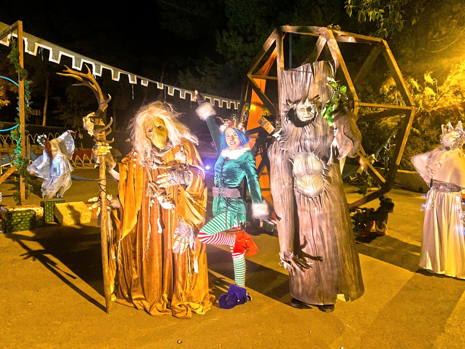 El Mercado navideño de Panticosa, con animación de fantasía cada tarde