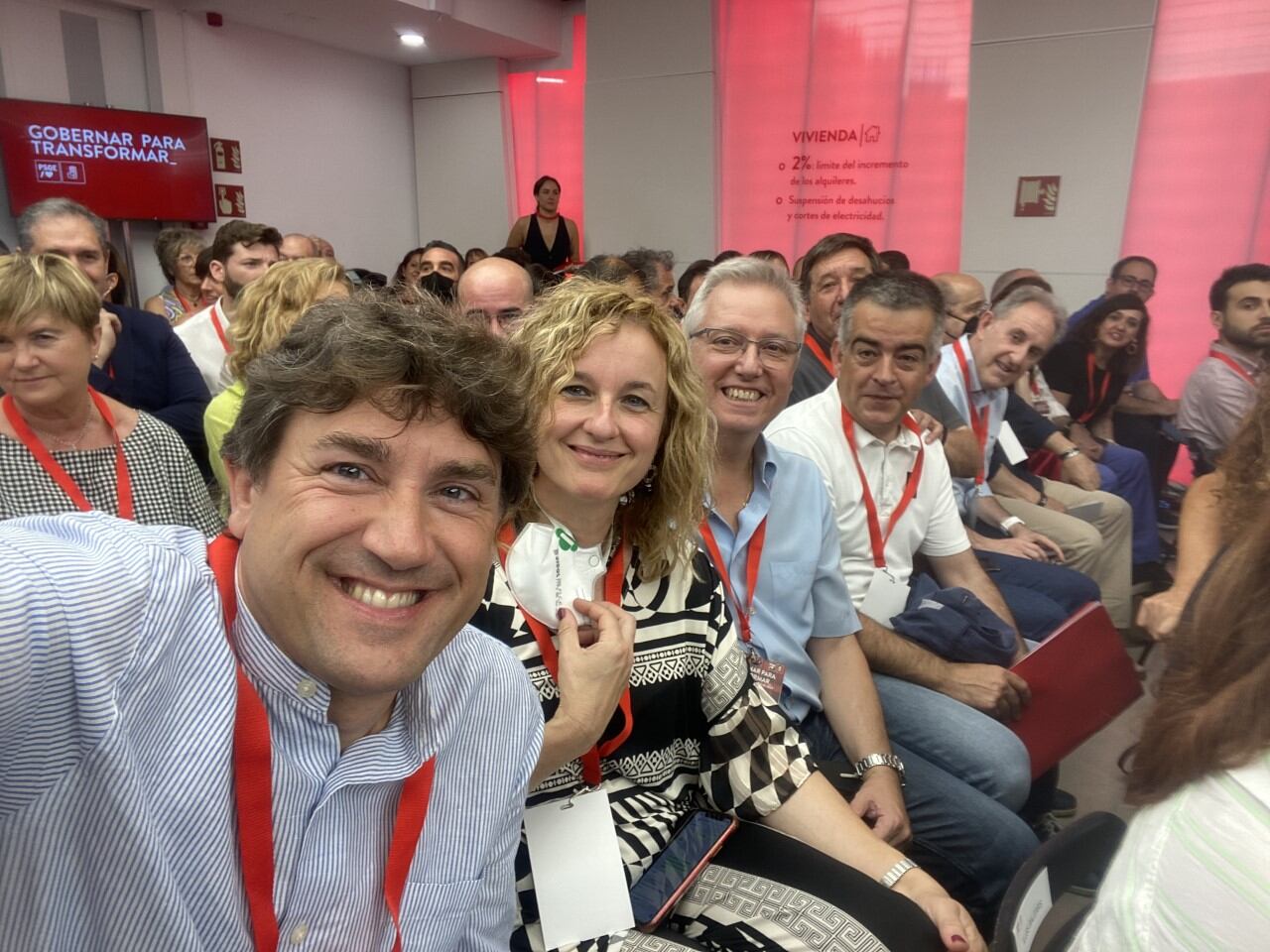 El Secretario General del PSE-EE, Eneko Andueza; la Secretaria General del PSE-EE de Álava, Cristina González; el Secretario General del PSE-EE de Gipuzkoa, José Ignacio Asensio; y el Secretario de Organización del PSE-EE, Miguel Ángel Morales, con otros miembros de la delegación de los Socialistas Vascos, en el inicio de la reunión del Comité Federal.