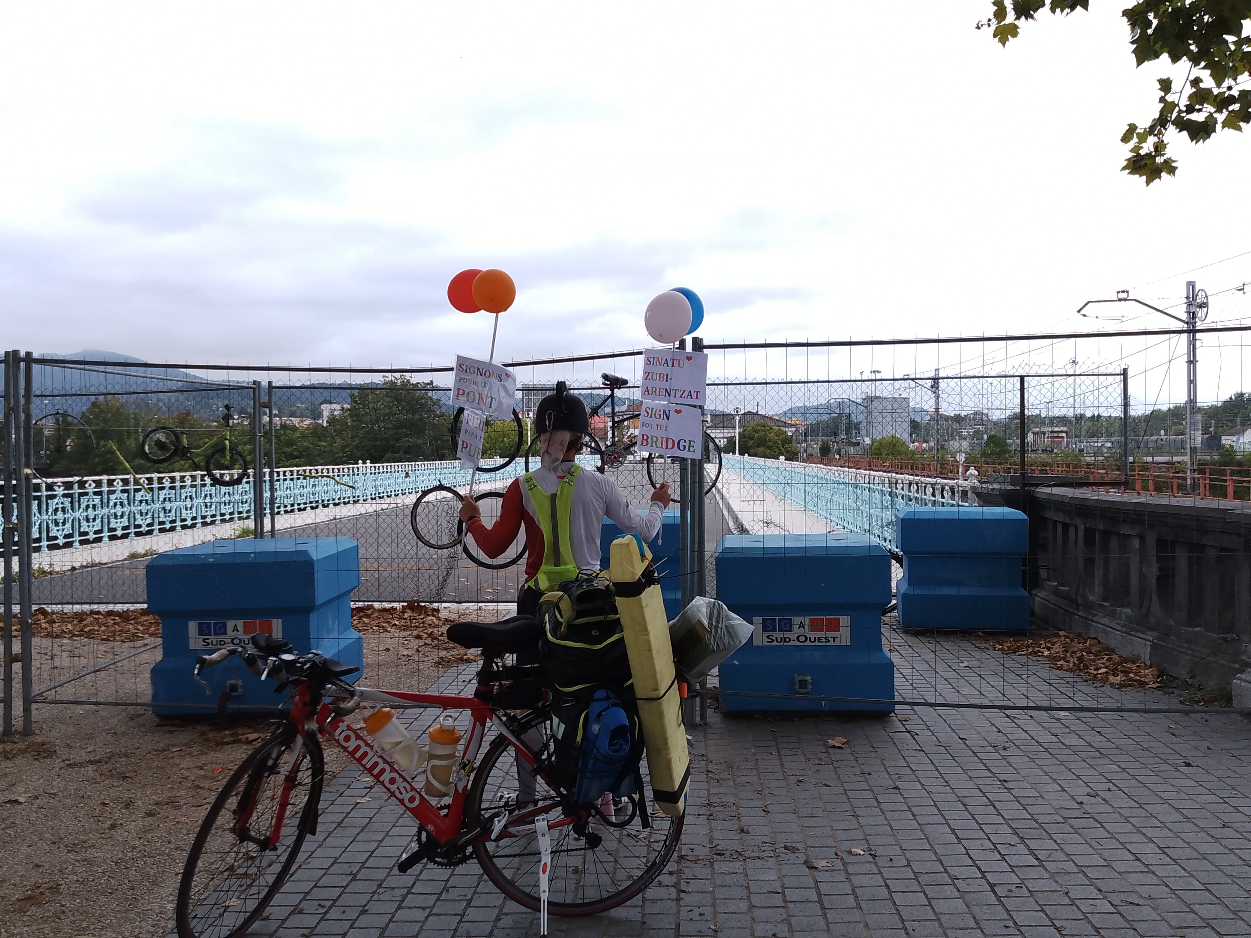 Campaña por la reapertura del Puente Avenida