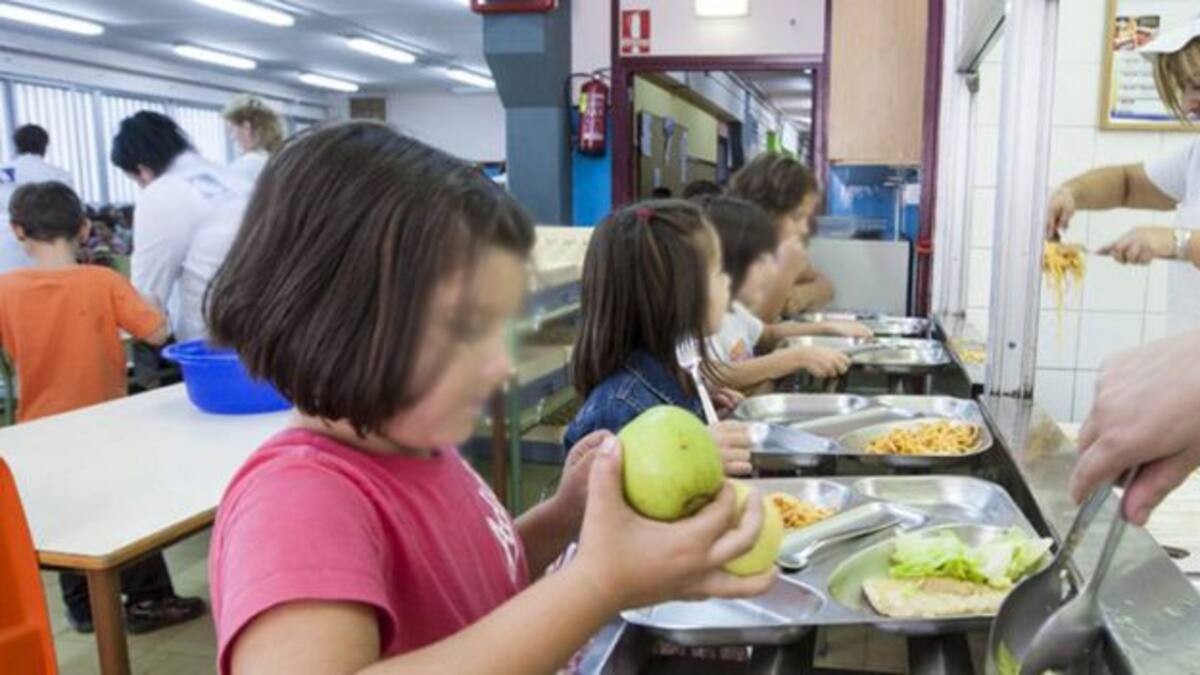 Los niños también comen en verano