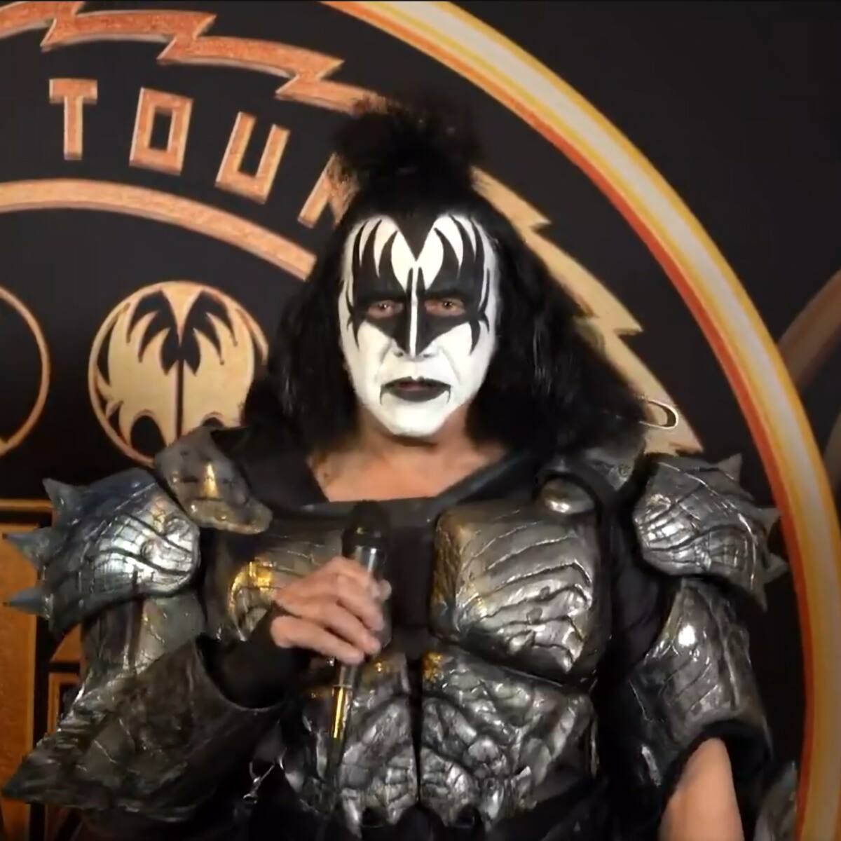 La particular 'Macarena' de Kiss: "Hey Cartagena"