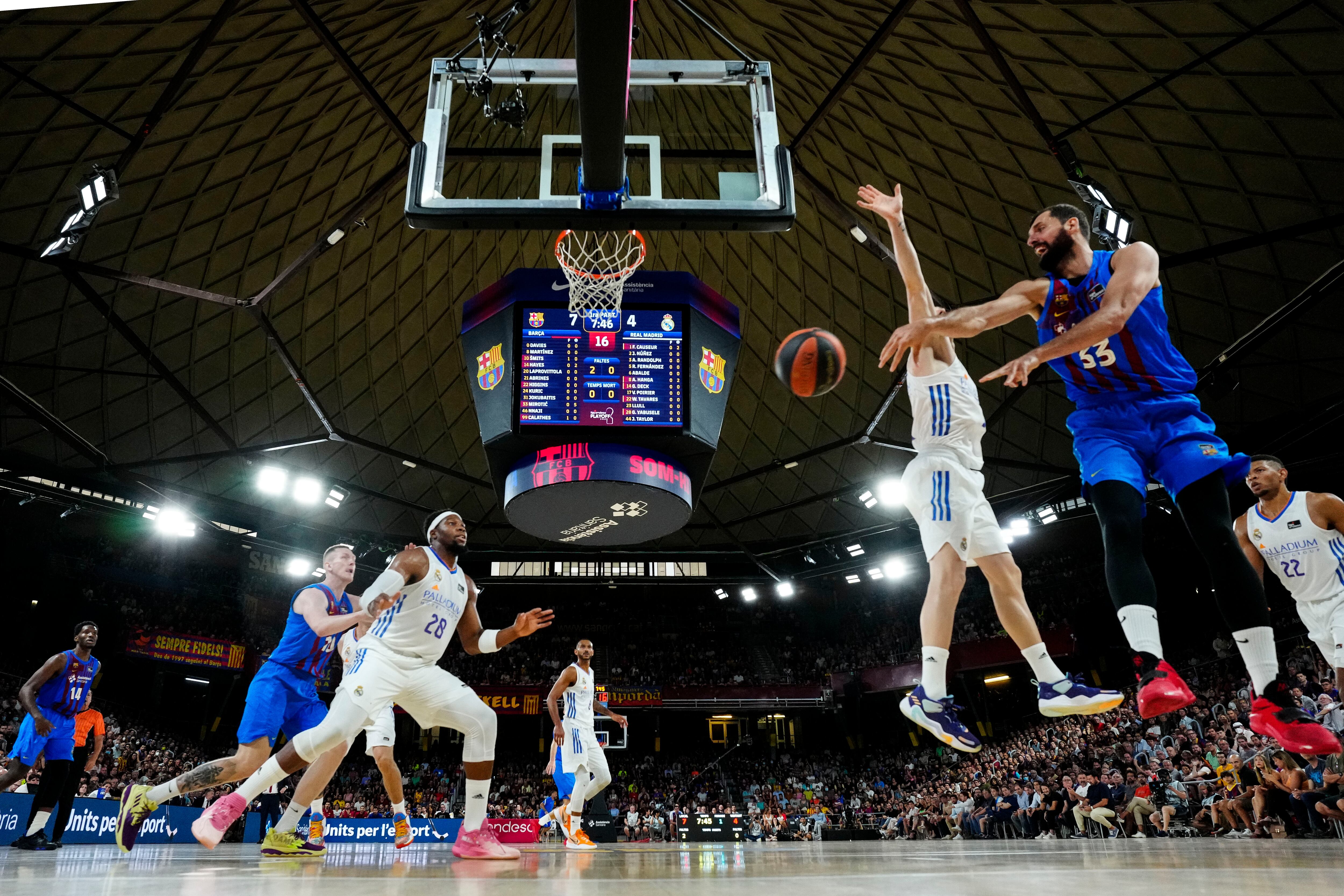 Real Madrid - Barcelona en directo  EFE/ Enric Fontcuberta.