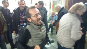 Echenique a su llegada al colegio electoral