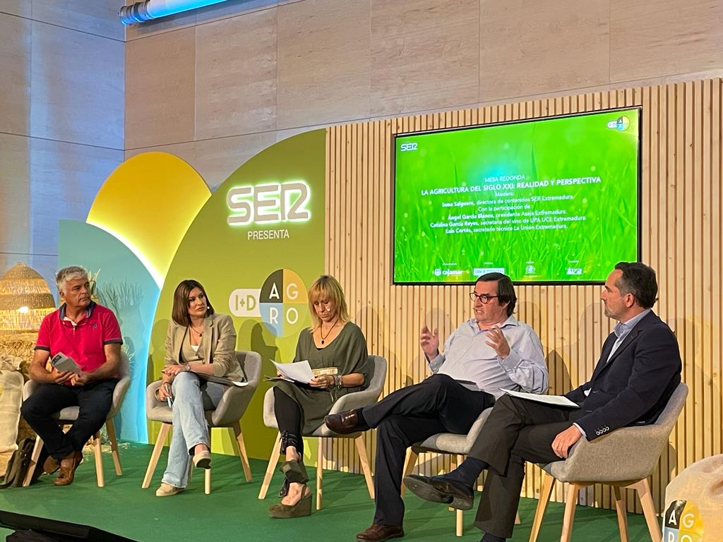 Momento de la mesa "La Agricultura del Siglo XXI: realidad y perspectiva"