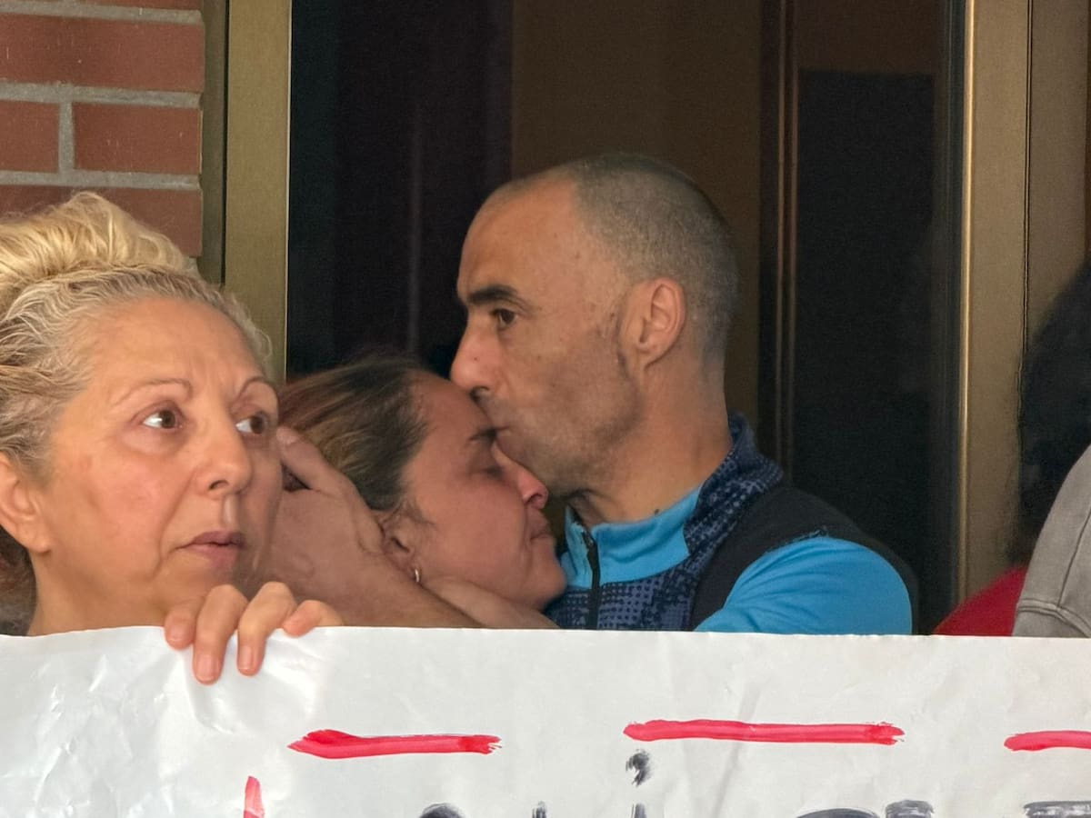 Ejecutado el desahucio de una familia con una menor en Las Campas pese a la protesta social