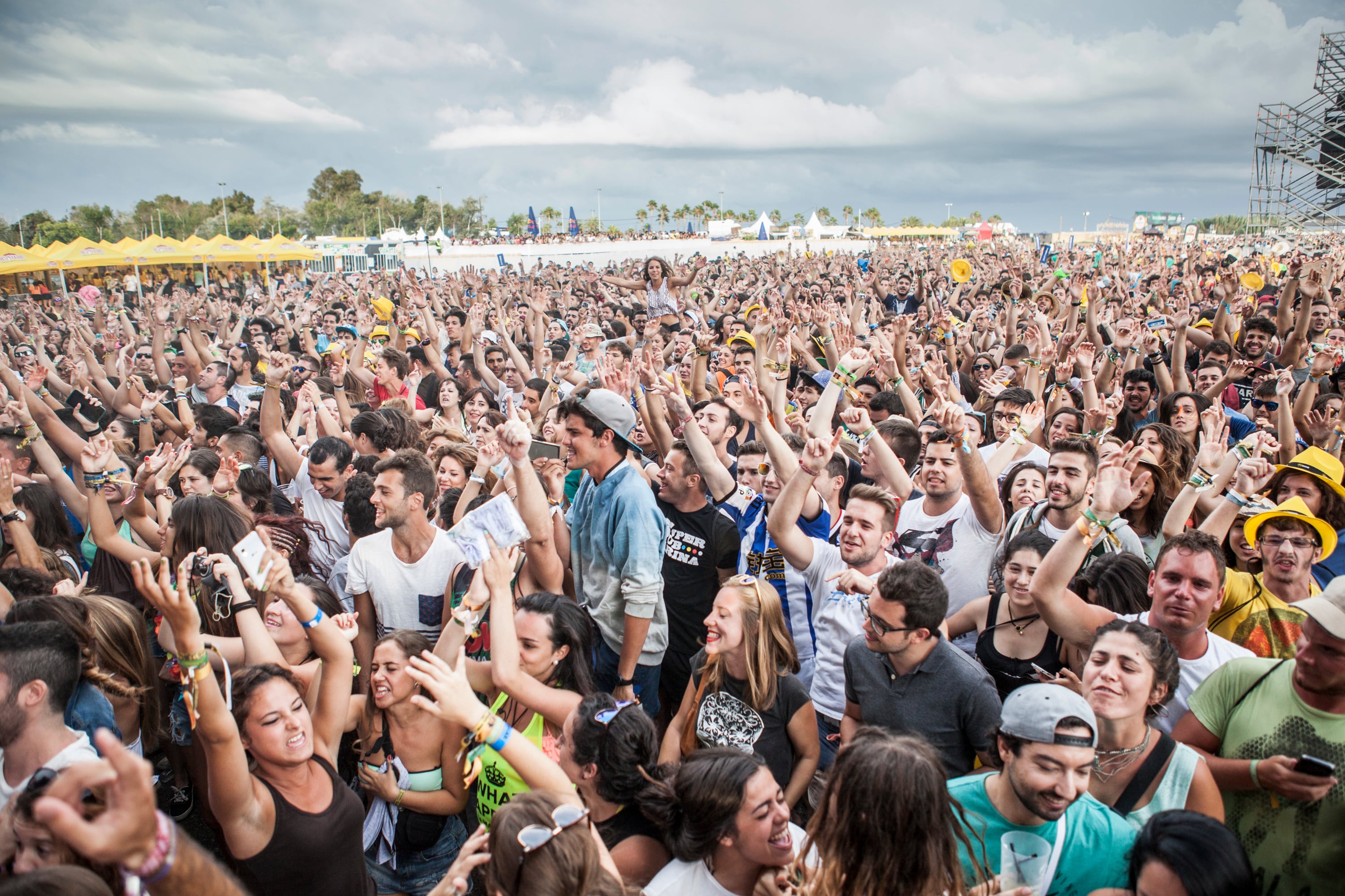 Vista de las masas en el Arenal Sound de Burriana (Castellón)