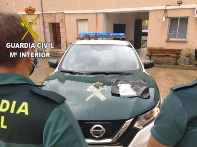 Paquete con cocaína intervenido por la G. Civil