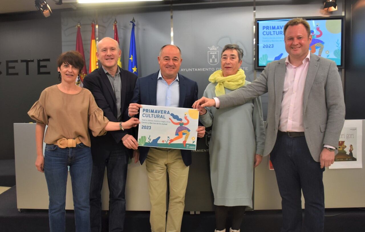 Momento captado durante la presentación de Primavera Cultural Albacete en el Ayuntamiento