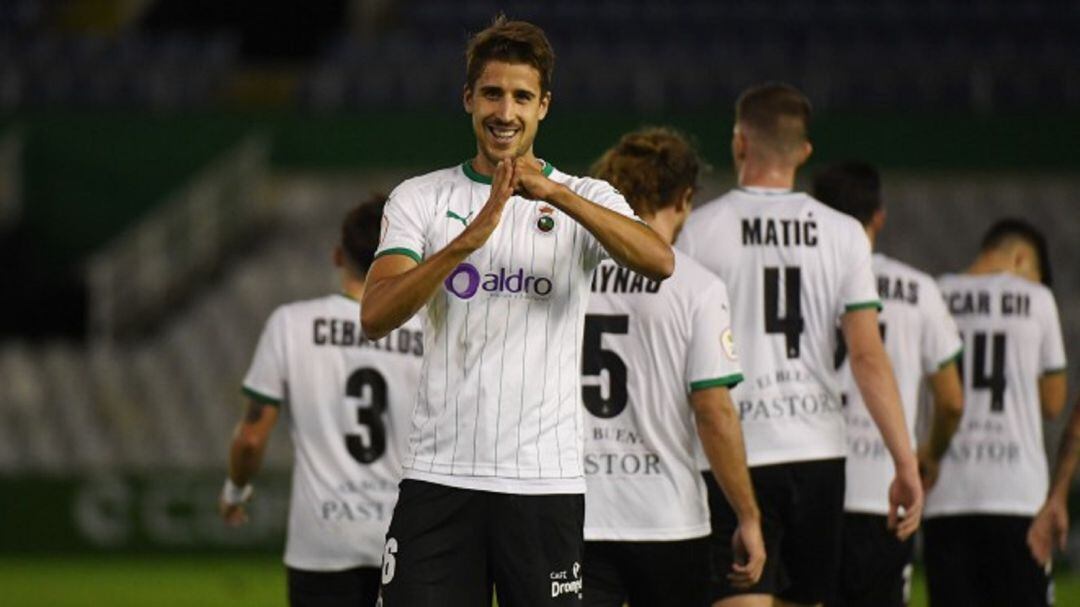 Villapalos celebra su gol al Alavés B