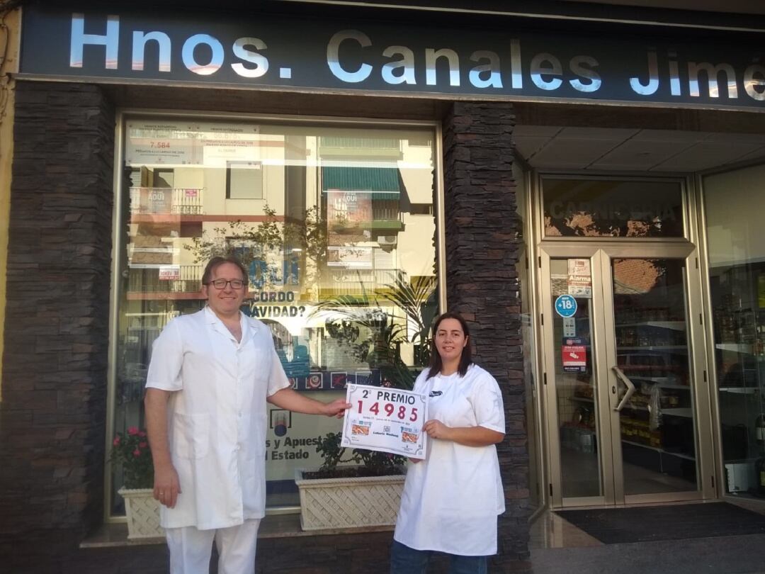 El punto de venta de los Hnos. Canales Jiménez de Villacarrillo, ha repartido 6.000 euros al décimo correspondiente al segundo premio de la Loteria Nacional del jueves 26 de septiembre