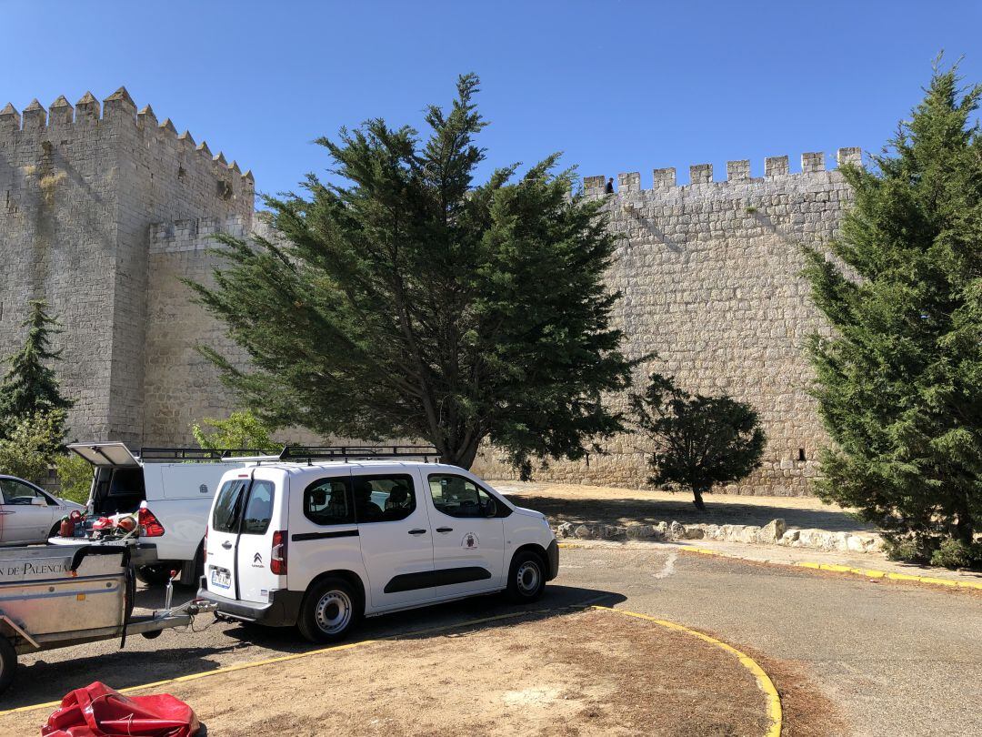 Fachada laterla del Castillo de Monzón