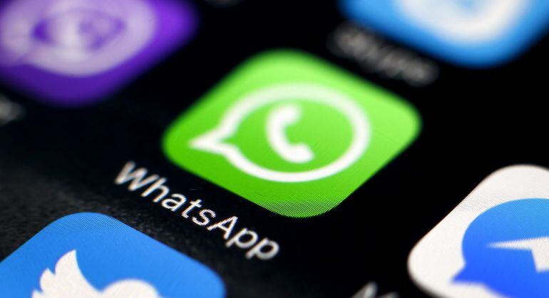 Aplicación de mensajería instantánea Whatsapp, instalada en un teléfono móvil