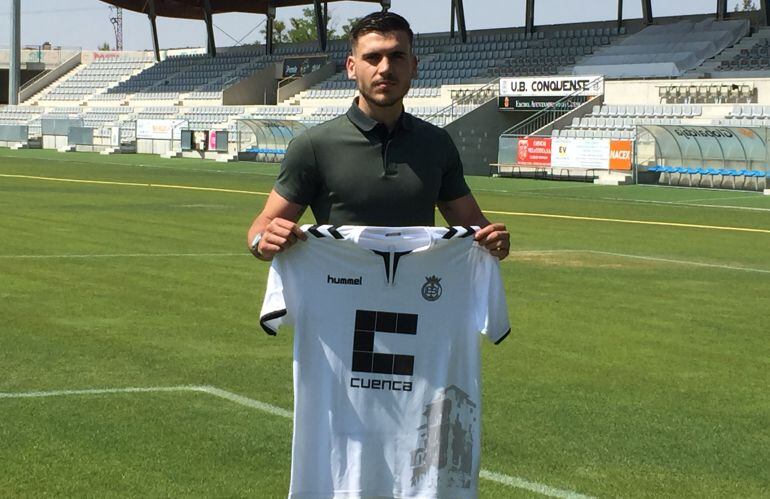 Paco Tomás el día de su presentación como jugador del Conquense