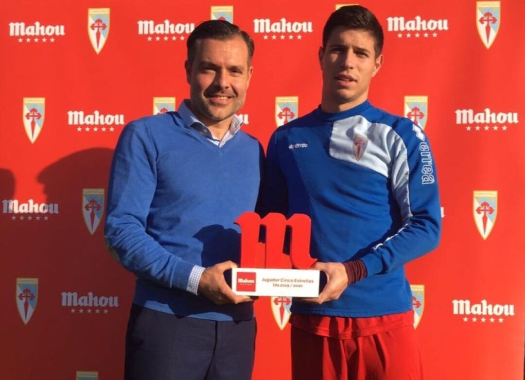 Brais Abelenda recogió el premio &quot;Jugador 5 Estrellas&quot; como el mejor de la primera vuelta