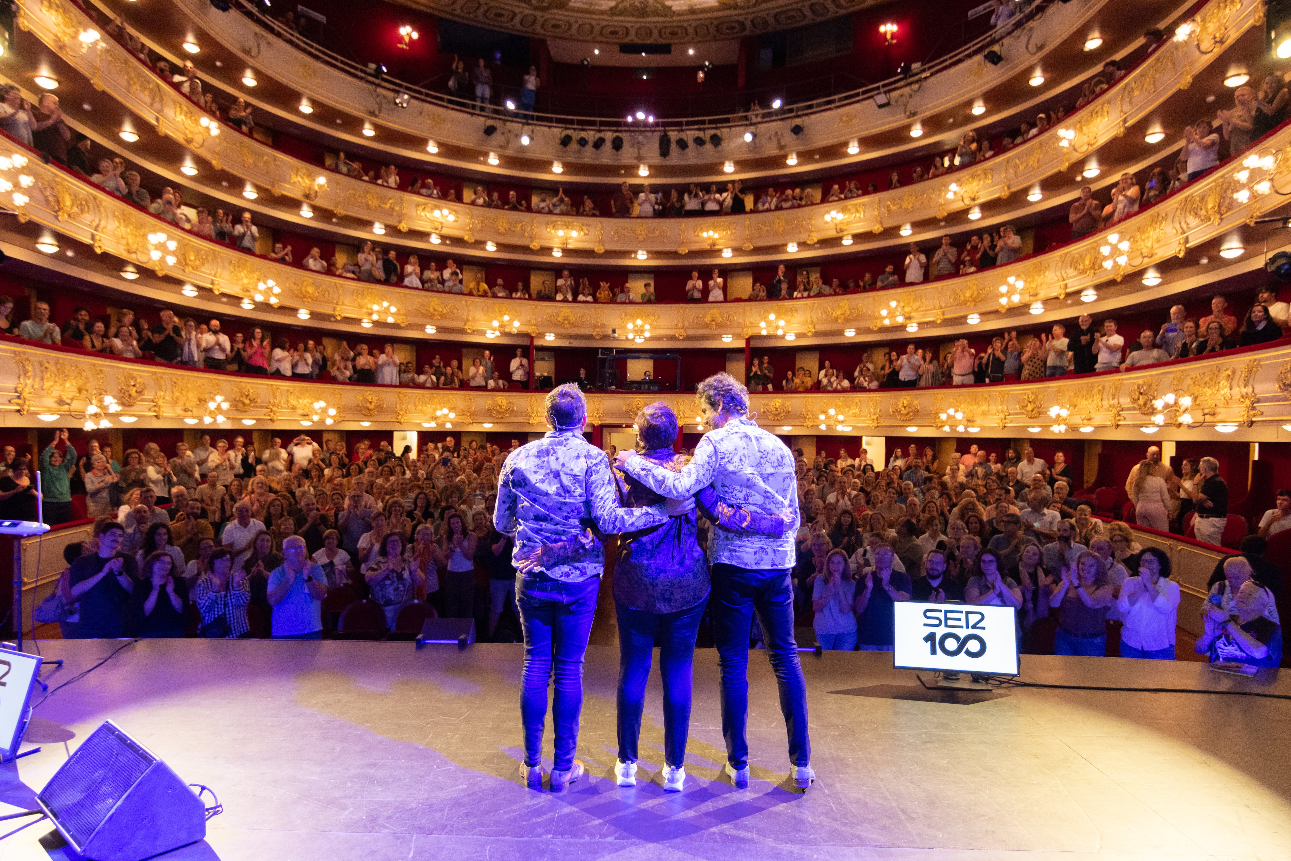 Nieves Concostrina y &#039;Fetén Fetén&#039; ovacionados por el público en Mallorca