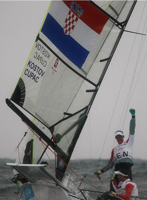 El equipo danés navegando con el barco croata