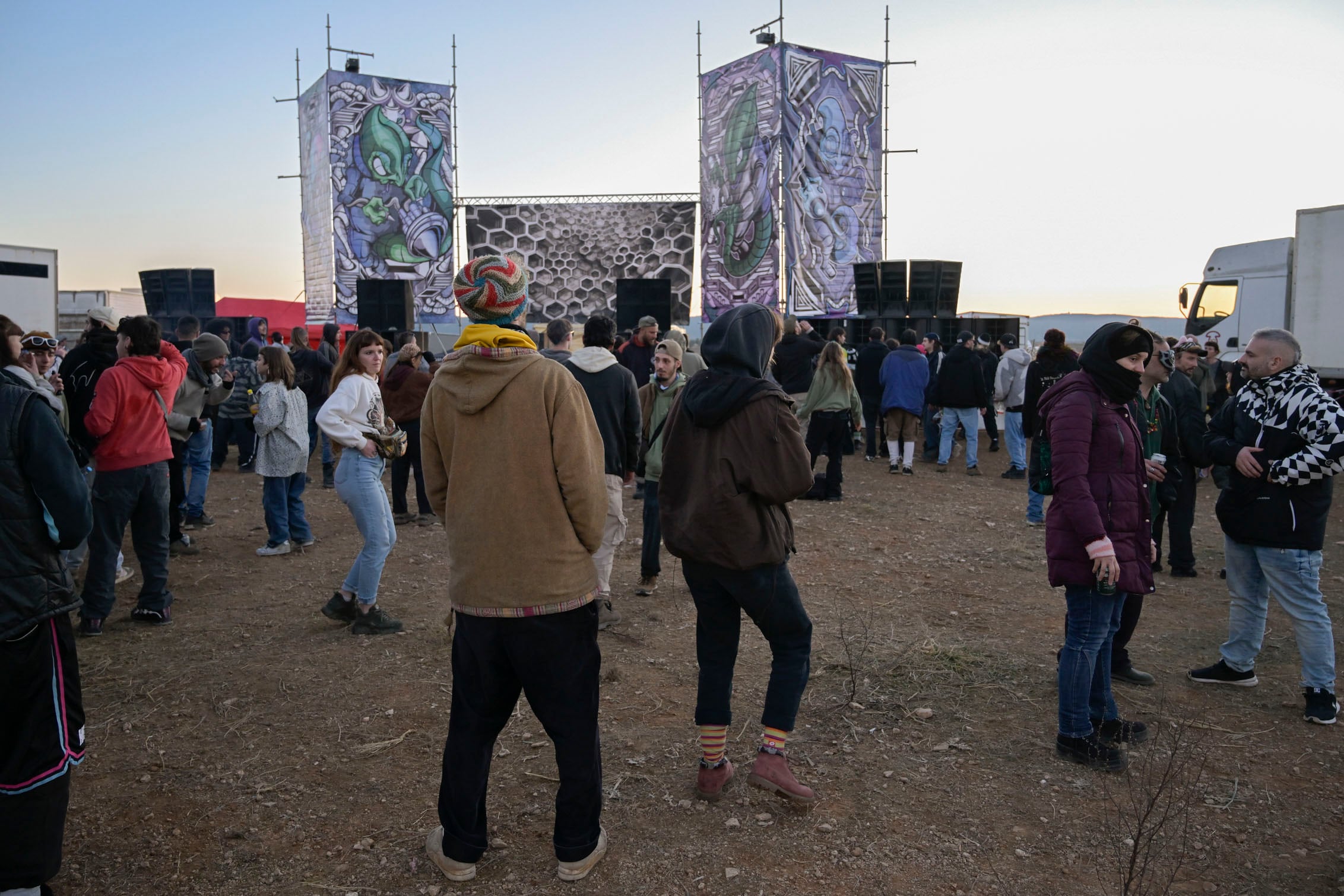 CIUDAD REAL (CASTILLA LA MANCHA), 01/01/2025.- Una macrofiesta rave sin autorización, la llamada Big Fucking Party 2025,  reúne a miles de participantes desde la Nochevieja en Ciudad Real