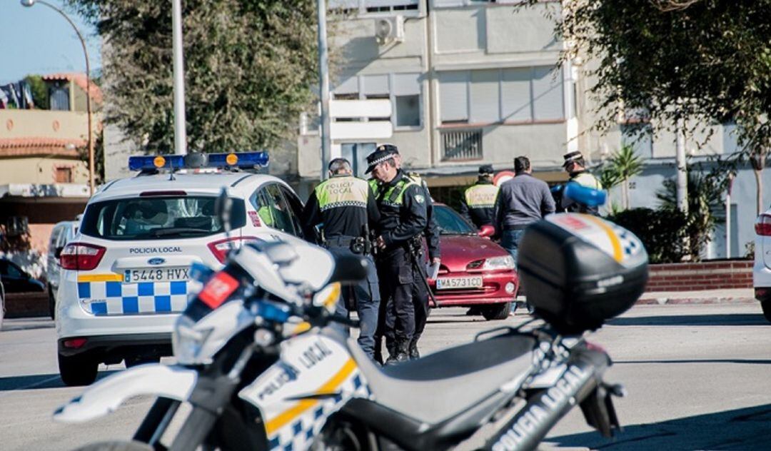 Agentes de la Policía Local en La Línea