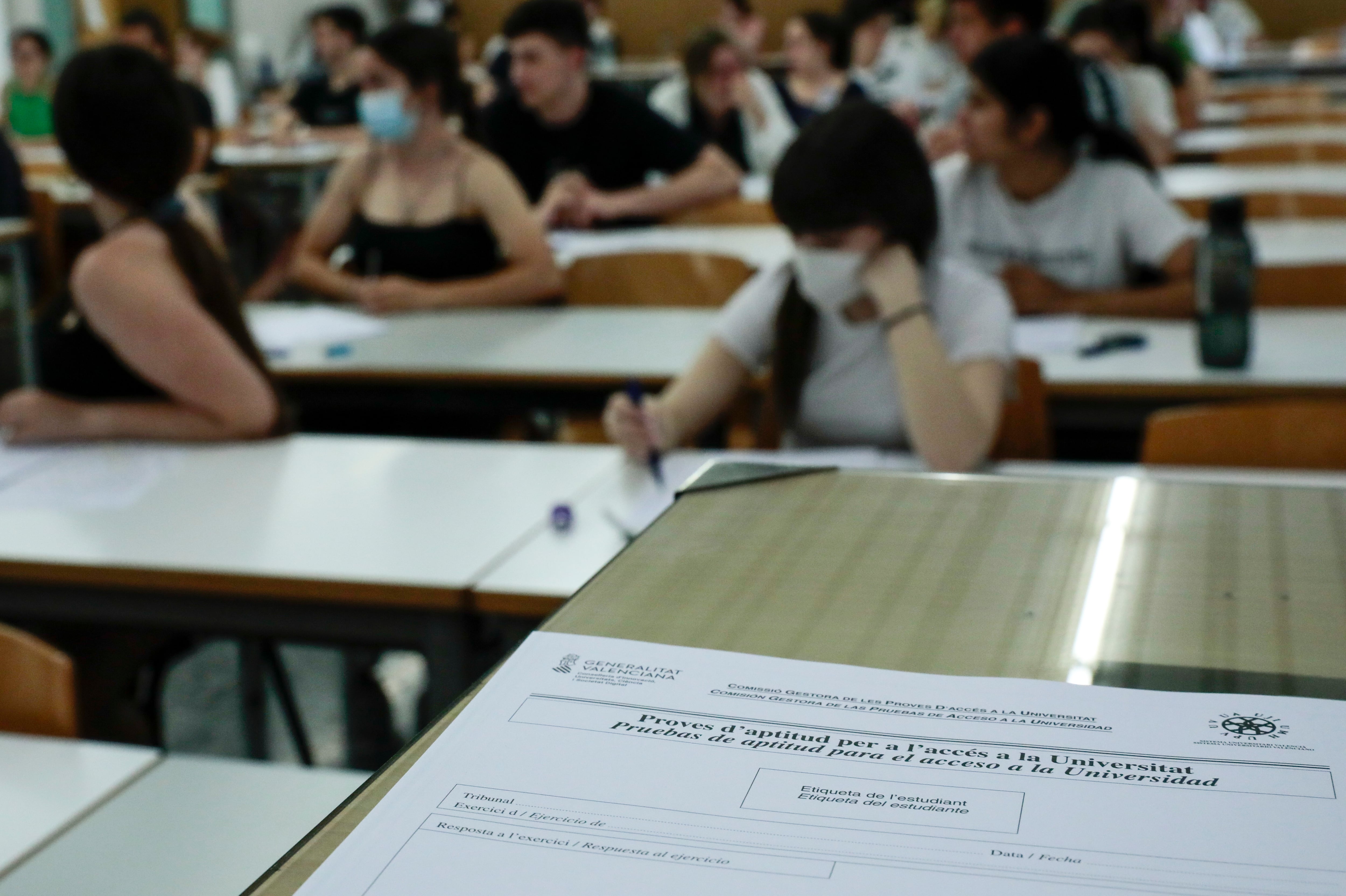 Un total de 22.511 estudiantes de la Comunitat Valenciana participan a partir de este martes en la convocatoria ordinaria de las Pruebas de Acceso a la Universidad (PAU) 2022, de los que el 60 % son mujeres