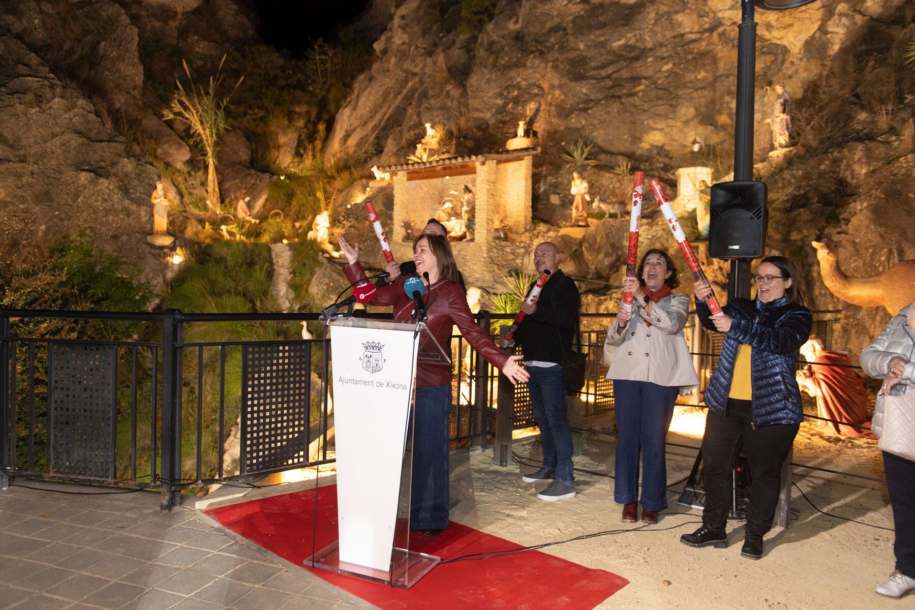 Un instante de la inauguración del Betlemet y de la iluminación navideña