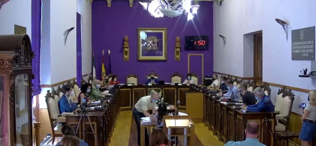 Instante del pleno ordinario celebrado este jueves en el Ayuntamiento de la capital.