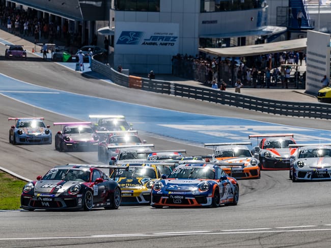 Una de las carreras de la Napa Racing Weekend en Jerez