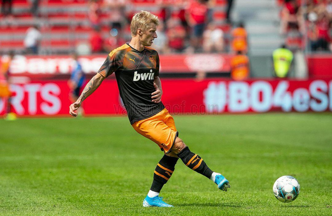 Daniel Wass, durante un encuentro con el Valencia CF. 