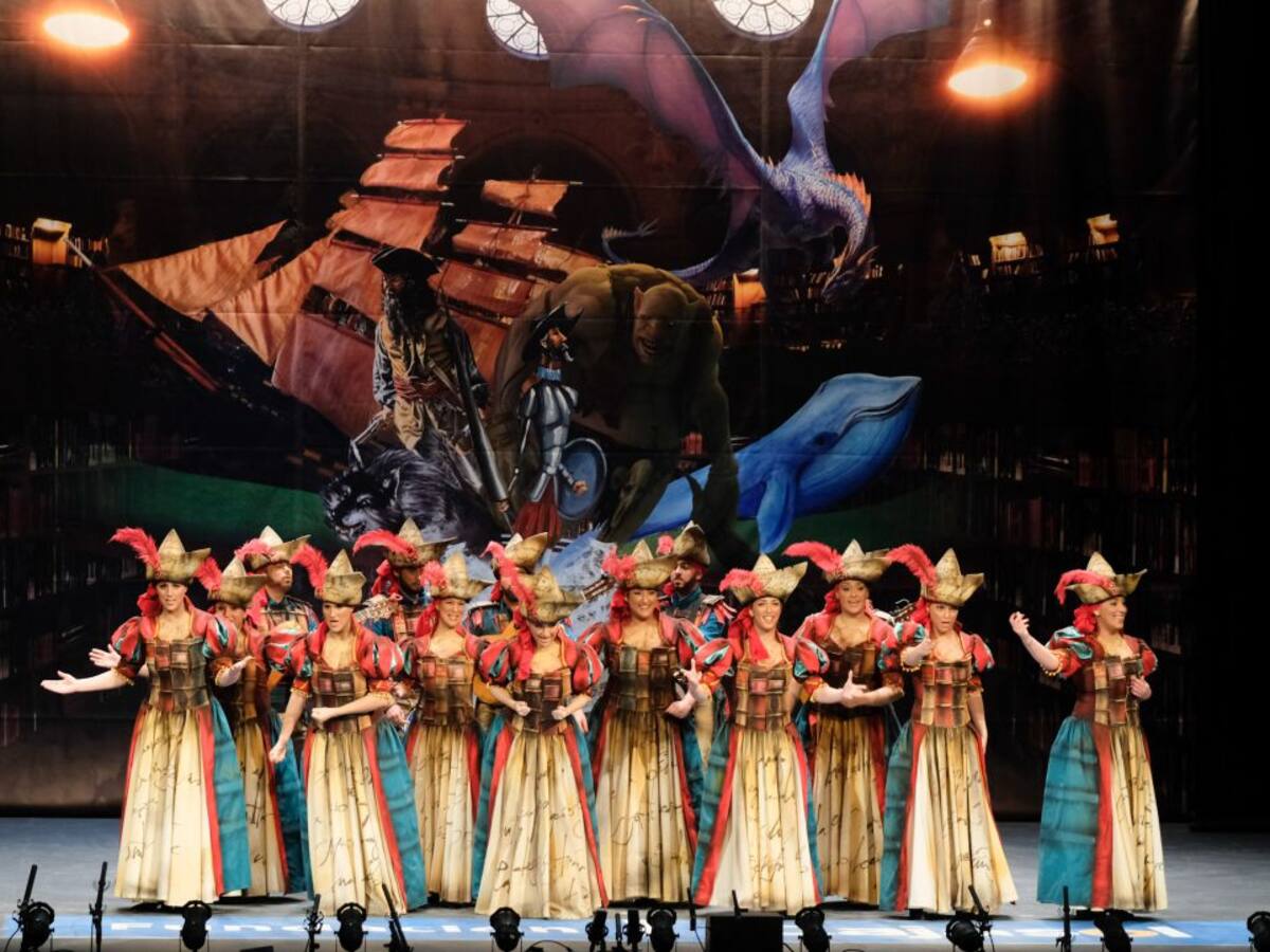 Regresa la música de Bustelo, el coro a pie y la chirigota del Taka